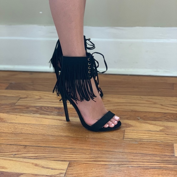 Black fringe heels - Picture 2 of 3